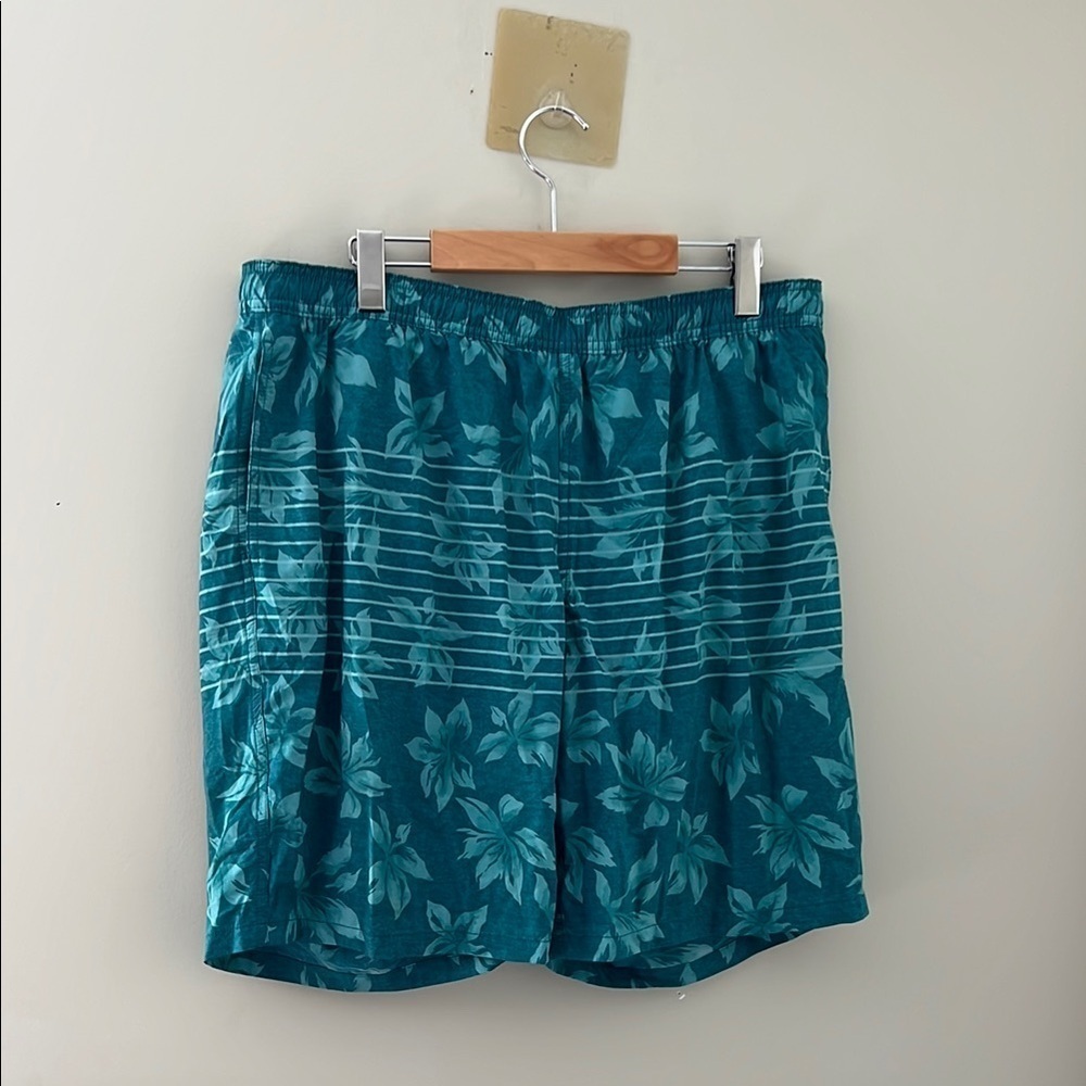Kirkland Signature Men’s XL Swim Trunks Blue Floral Stretch Shorts